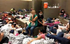 Novas fotografias mostram o tratamento desumano dado aos imigrantes nos Estados Unidos