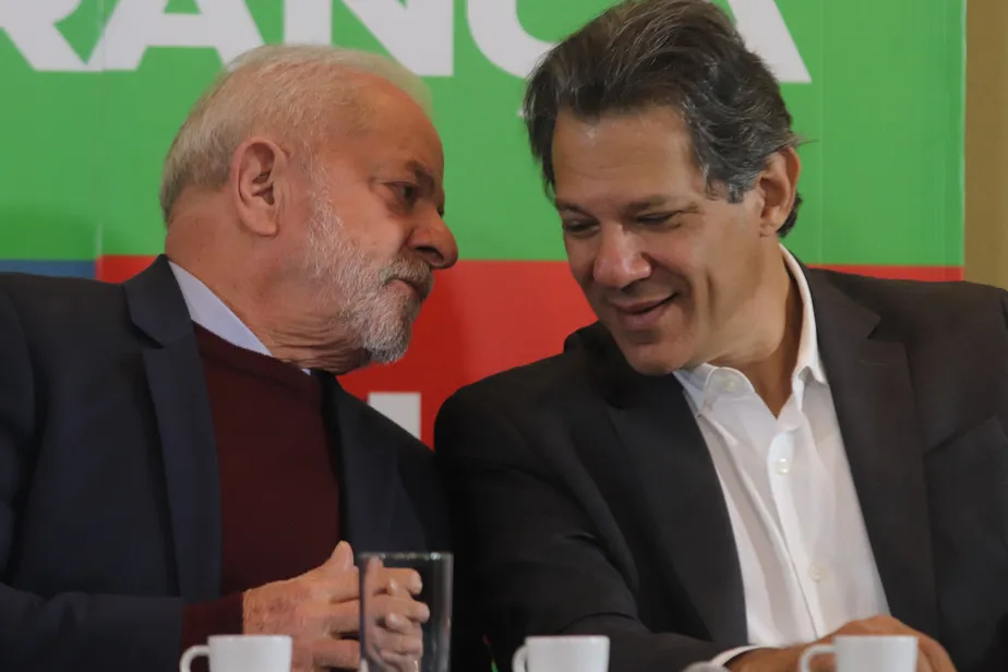 Governo Lula-Akckmin avança contra piso salarial na saúde e educação