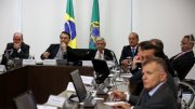 Bolsonaro escala suas provocações golpistas e convoca reunião de emergência sobre Venezuela