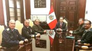 Crise política: Parlamento nomeia Mercedes Aráoz como presidente do Peru, Forças Armadas apoiam Vizcarra