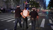 Nova York: A raiva eclodiu na Quinta Avenida