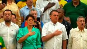Bolsonaro lança campanha com discurso reacionário, demagogia com mulheres e jovens e evita questionar as urnas