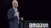 Enquanto Bezos faz demagogia com “caridade”, Amazon promete 10 mil demissões