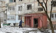 Exército russo invade segunda maior cidade da Ucrânia e negociações de cessar fogo ocorrem hoje