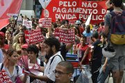 Campanha pelo não pagamento da dívida pública no ato contra a PEC55 no Rio de Janeiro