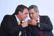 General Braga Netto, cotado a vice de Bolsonaro, é acobertado novamente pelo Governo Federal 
