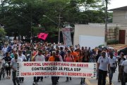 Médicos, estudantes e funcionários se unificam em ato contra o desmonte do HU da USP