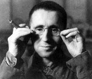 Bertolt Brecht: resenha, legado e polêmica