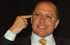 Em disputa no PSDB paulista, Alckmin barra movimento para que Temer renuncie