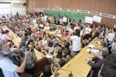 Leher defende autonomia dos docentes... contra os grevistas da UFRJ