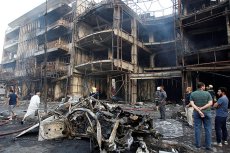 Atentados a bomba reivindicados pelo Estado Islâmico matam 125 no Iraque