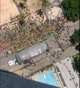 Ato de Bolsonaro fracassa no Recife