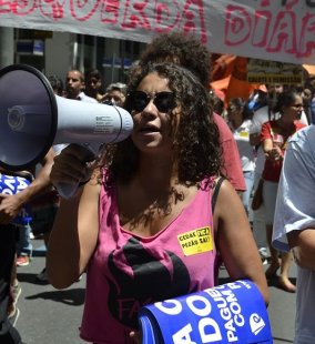 Carolina Cacau: "Paremos tudo no Rio nesse 28! Rodoviário, estaremos na rua te apoiando" 
