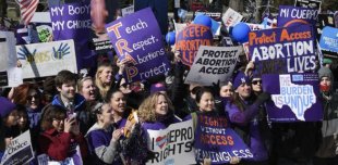 Milhares marcham pelos direitos das mulheres em Washington