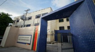 Terceirizados das escolas estaduais de Pernambuco estão sem salário há 2 meses