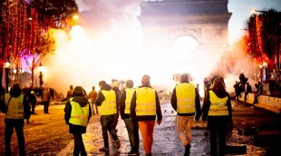 Os "coletes amarelos" fazem Macron recuar: façamos como os franceses na luta contra Bolsonaro