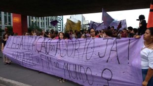 Ato pela legalização do aborto em São Paulo