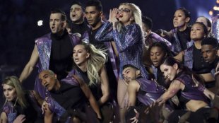Super Bowl 2017: impressionante show de Lady Gaga e uma morna denúncia a Trump