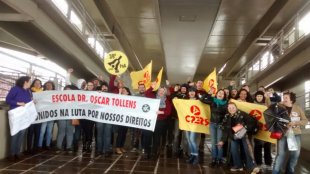 Professores em greve da Zona Leste de POA fazem ato contra o governo Sartori