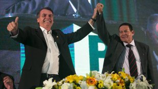 Enquanto atacam os trabalhadores, Bolsonaro e Mourão compram carros de luxo com dinheiro publico