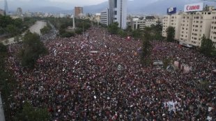 [Ao Vivo] Sexta-feira de protestos no Chile: milhões de pessoas marcham pelo país