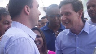 Descaradamente, Crivella presta solidariedade ao "perseguido" Flavio Bolsonaro: "a verdade vai prevalecer"
