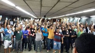 Metroviários do DF em greve contra o ajuste de Rollemberg