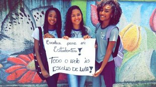Grêmio e estudantes do C.E Minas Gerais em Duque de Caxias - RJ apóiam estudantes de SP
