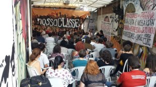 Mais de 80 professores e trabalhadores participam de debate em meio a greve de SP