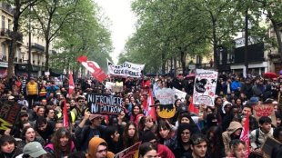 Manifestações massivas no primeiro de maio na França contra o governo Macron
