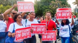 Em mais um ataque, Justiça de Pernambuco declara greve de professores ilegal