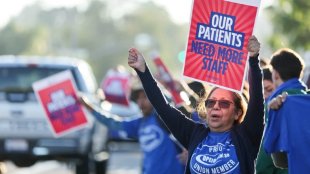 Trabalhadores da Kaiser Permanente travam a maior greve da saúde na história dos EUA