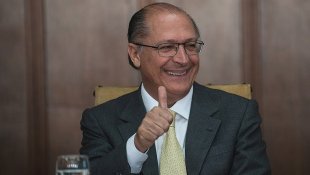 Governo Alckmin: privatizações, repressão policial e negligência com planos de hospitais e transporte