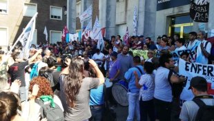 Argentina: importante encontro de trabalhadores contra demissões e ataques do governo