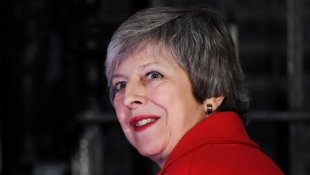  Theresa May supera moção de confiança mas a crise do Brexit segue aberta