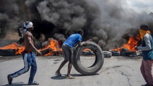 Haiti queima pelos protestos por falta de combustível