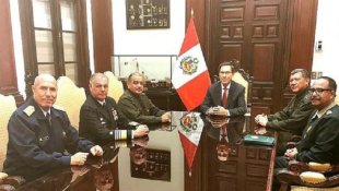 Crise política: Parlamento nomeia Mercedes Aráoz como presidente do Peru, Forças Armadas apoiam Vizcarra
