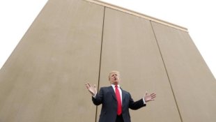 Novamente o racismo de Trump: "Sem o muro, estaríamos inundados de COVID-19