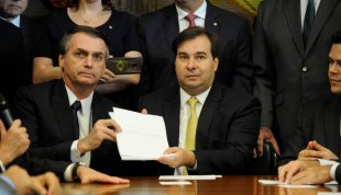 Bolsonaro mente: reforma da previdência ataca os pobres e protege empresários milionários 