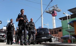 Em pleno Carnaval, operação policial no Alemão (RJ) deixa 2 mortos