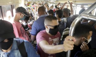 Empresários dos transportes no Rio ameaçam parar as atividades para lucrar ainda mais