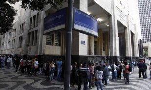 Estado do Rio de Janeiro vai dar calote nos salários dos servidores