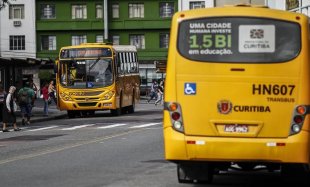 Rodoviários recebem salários e ônibus voltam ao normal em Curitiba