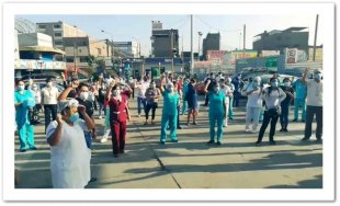 Médicos e enfermeiras peruanos protestam em Lima pela falta de equipamentos de proteção