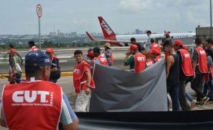 Empresários da aviação felizes com Bolsonaro. Os aeroviários devem se preparar para defender seus direitos
