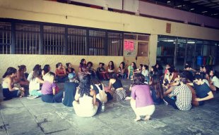 Por um feminismo revolucionário: Pão e Rosas reúne mais de 50 estudantes em atividade na calourada da USP