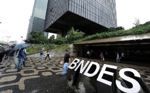 BNDES de Lula financia e incentiva privatização de serviços públicos de norte a sul do Brasil 