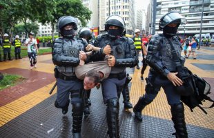 Abaixo a perseguição de Tarcísio e sua Polícia aos que lutam contra o aumento das tarifas de metrô e trens