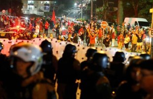 Forças Armadas admitem infiltrar espiões entre manifestantes que são contra prisão de Lula