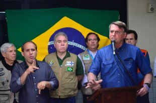 100 mortes em Pernambuco e o abutre Bolsonaro diz: “infelizmente essas catástrofes acontecem”.